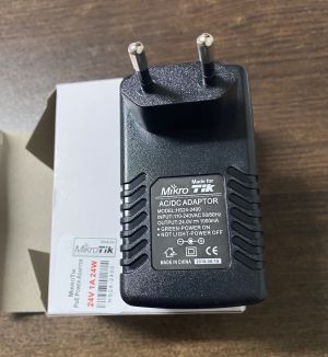 24V, 1A Power Adapter with Passive PoE Injector.